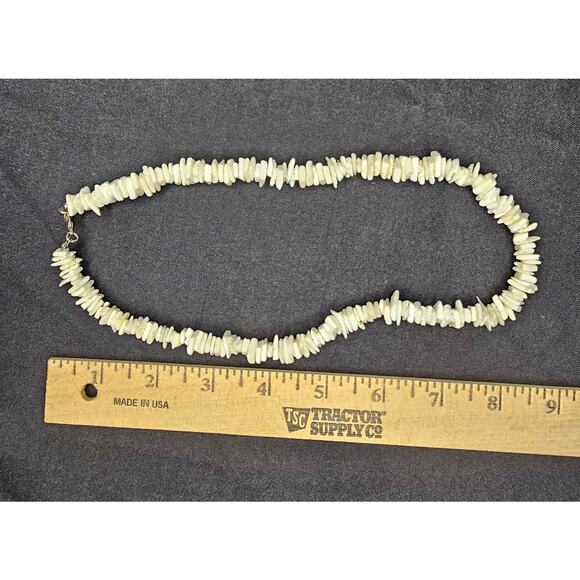 PUKA SHELL Chip NECKLACE Ivory Surfer Ocean Beach Costume Jewelry Vintage Gift - Picture 2 of 4